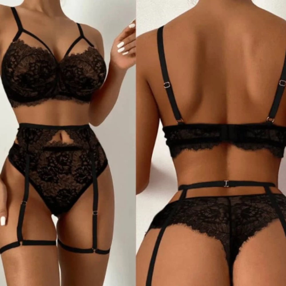 Daisy 3 Pieces Lace Garter Lingerie Set